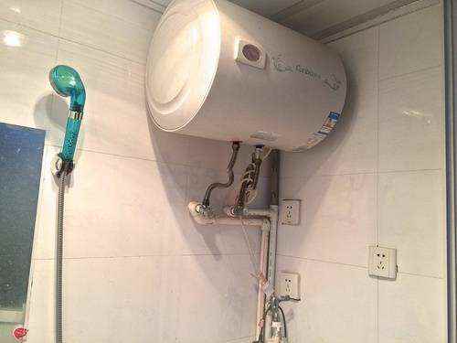 热水器排气管安装在什么位置   购买燃气热水器注意事项