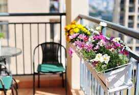 常用的阳台花架材料 阳台花架如何摆放