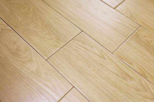 实木复合地板越厚越好吗 实木复合地板的厚度是多少