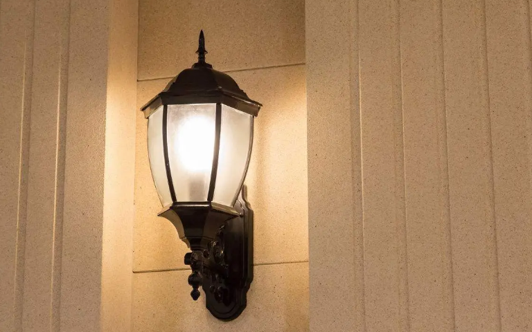 壁灯适合在室内安装吗 怎样选择壁灯