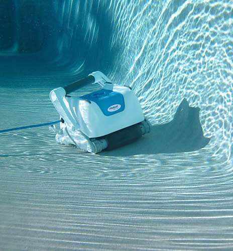 什么是泳池自动清洁机器人—这是什么鬼东西？