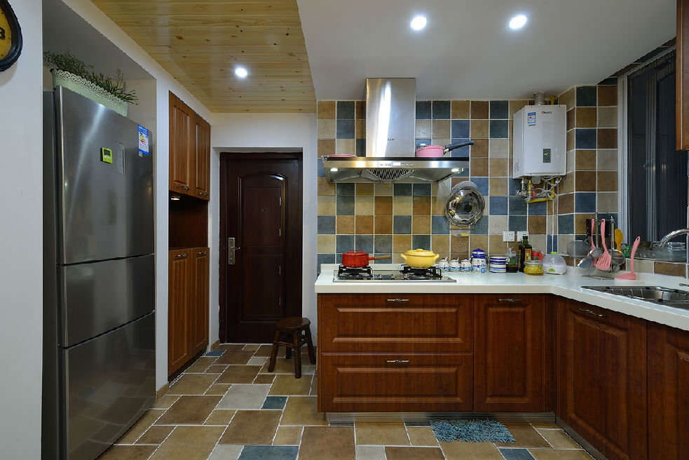 美式风格公寓式厨房装修效果图