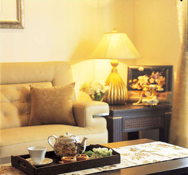 温馨复古米色调客厅沙发装修效果图