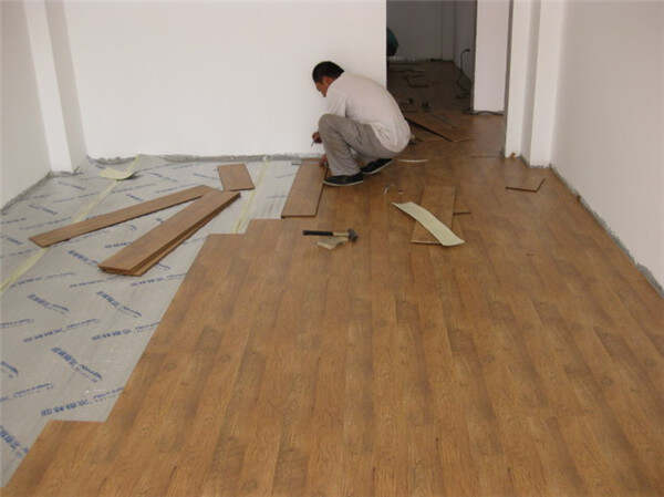 卧室地面装修可以铺设什么颜色地板