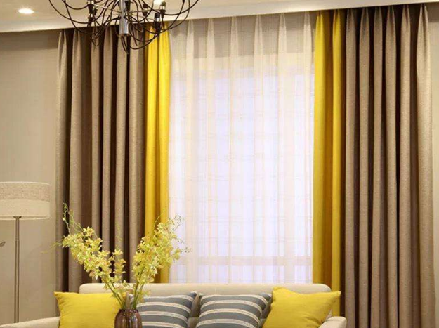 设计客厅窗帘颜色时考虑什么 窗帘怎么选比较好