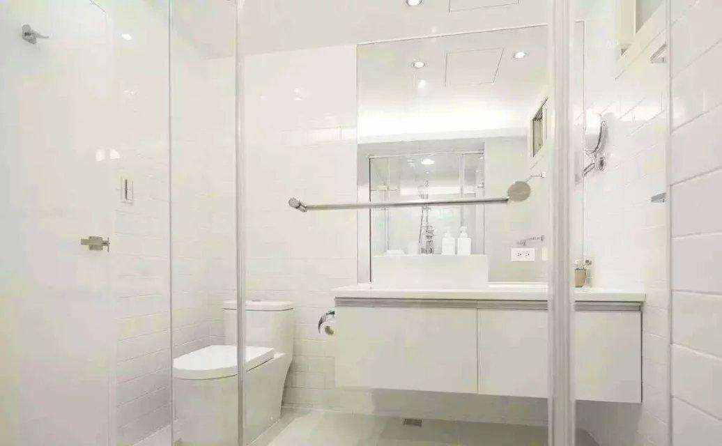 卫生间玻璃怎么清洗干净  该如何保养卫生间玻璃