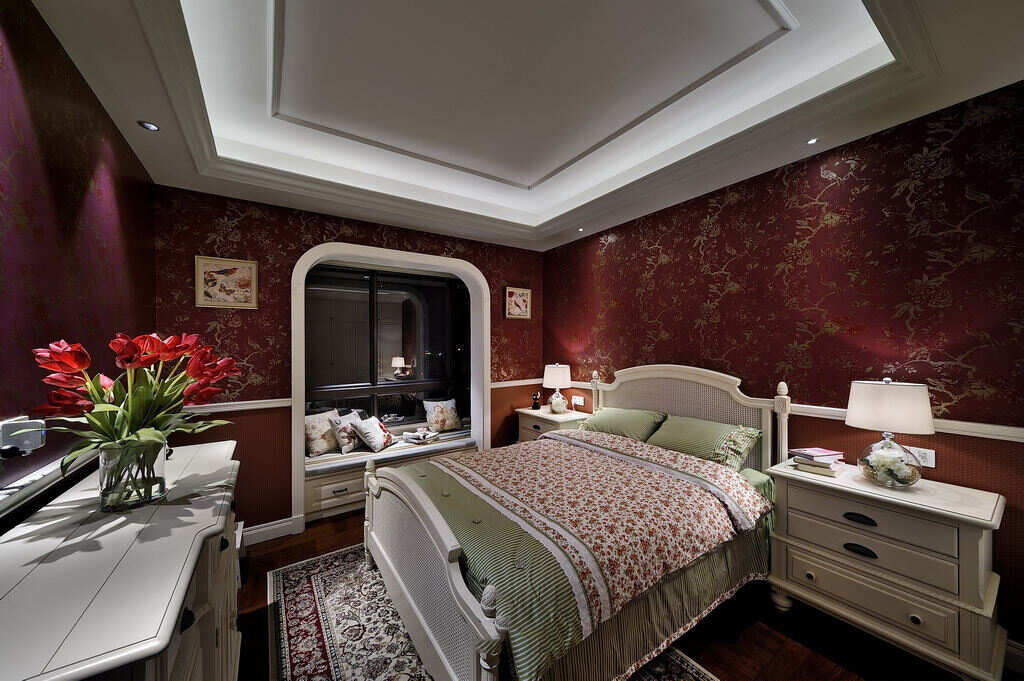 奢華復式美式風格暗紅色臥室效果圖