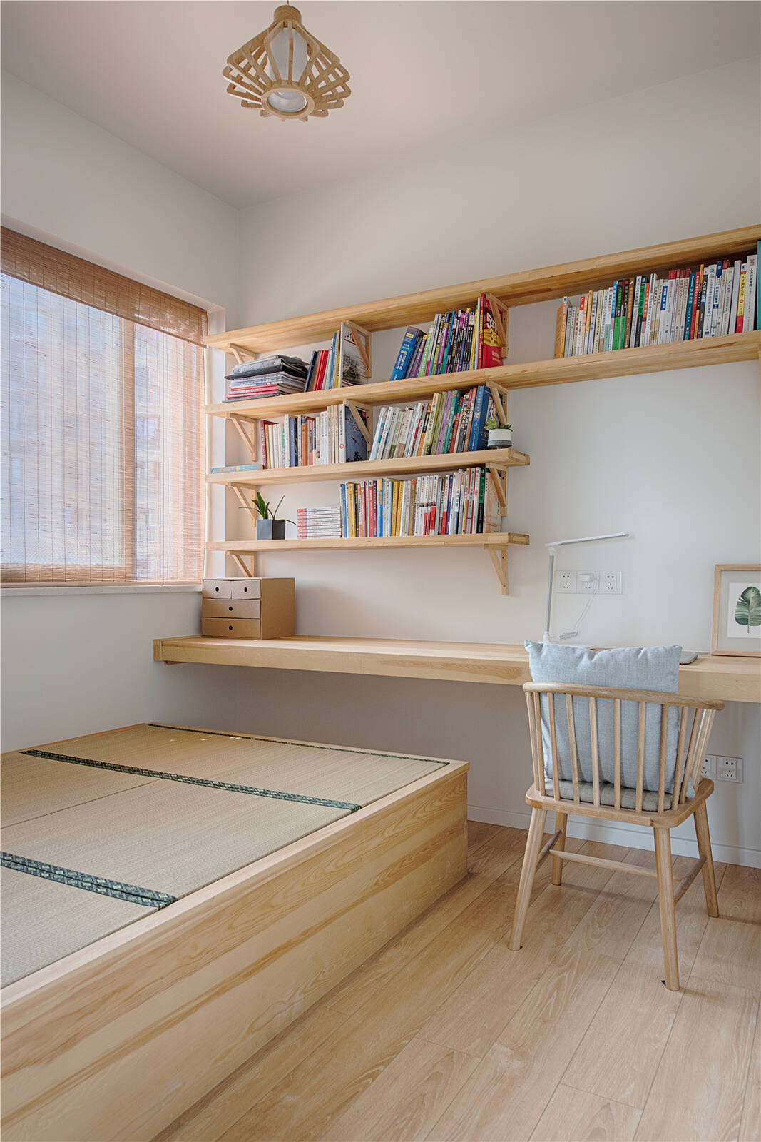 日式风格小户型榻榻米书房装修效果图