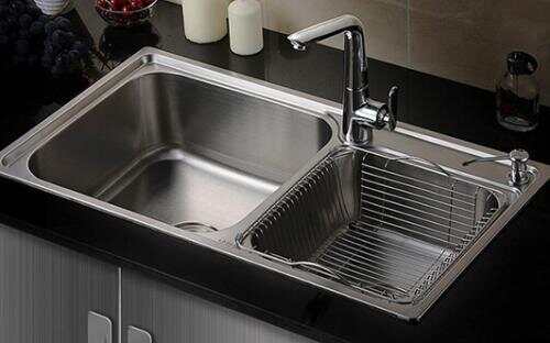 厨房水槽要怎么安装   水槽用哪些材质的比较好