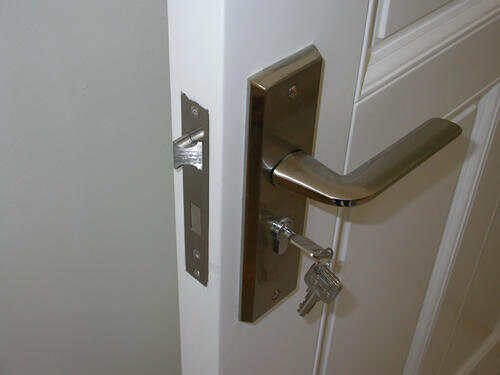 防盗门如何更换门锁   防盗门有些材质