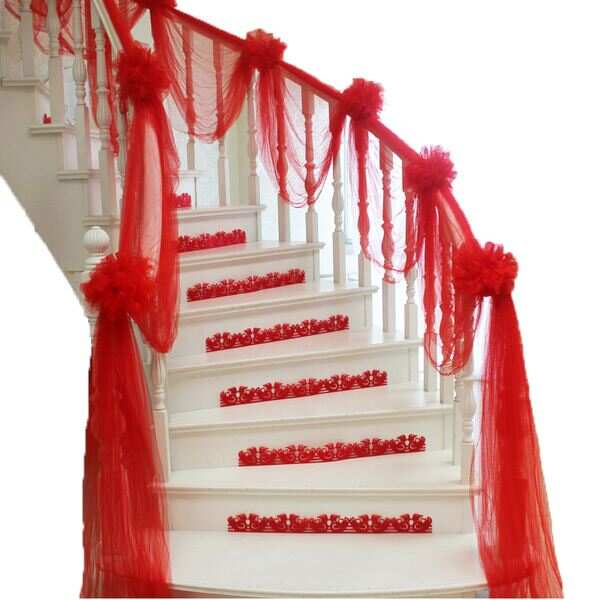 结婚的日子楼梯要怎么布置  纱幔装饰楼梯实用技巧