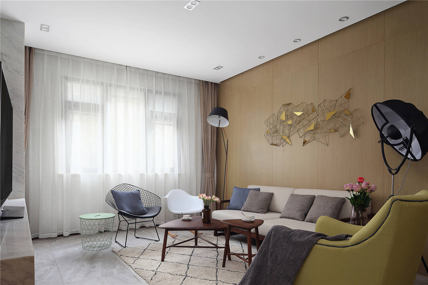 现代三居室客厅沙发墙装修效果图