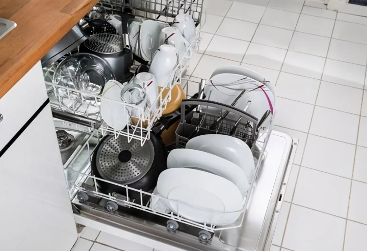 洗碗机和蒸烤箱怎样设计位置 蒸烤箱种类分为几种