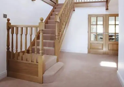 楼梯踏步地毯怎么铺设固定