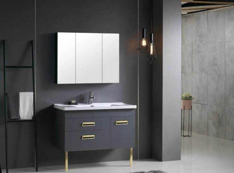 浴室柜选什么材质最好 多层实木浴室柜的优缺点有哪些