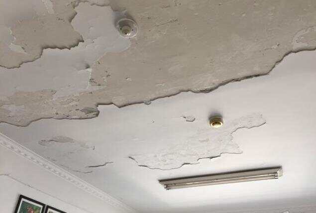 天花板装修的时候需要注意哪些事项 室内屋顶腻子脱落应该怎么办