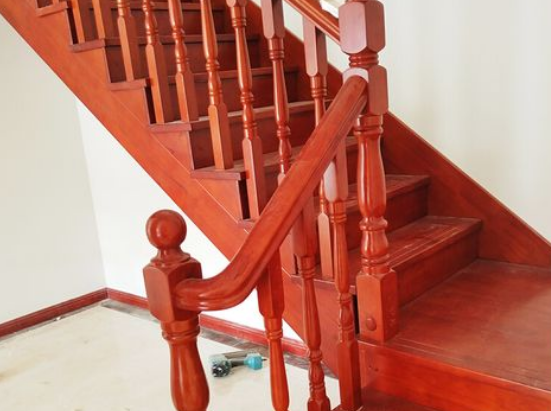 楼梯踏步安装注意事项有哪些 楼梯踏步防滑条怎样安装