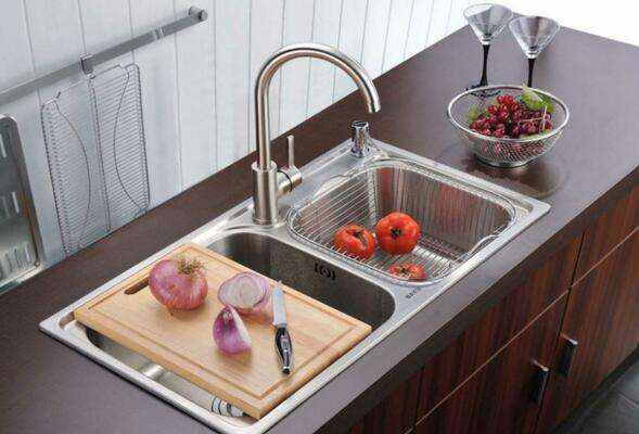 关于厨房水槽全攻略   小工教给你分类安装及保养