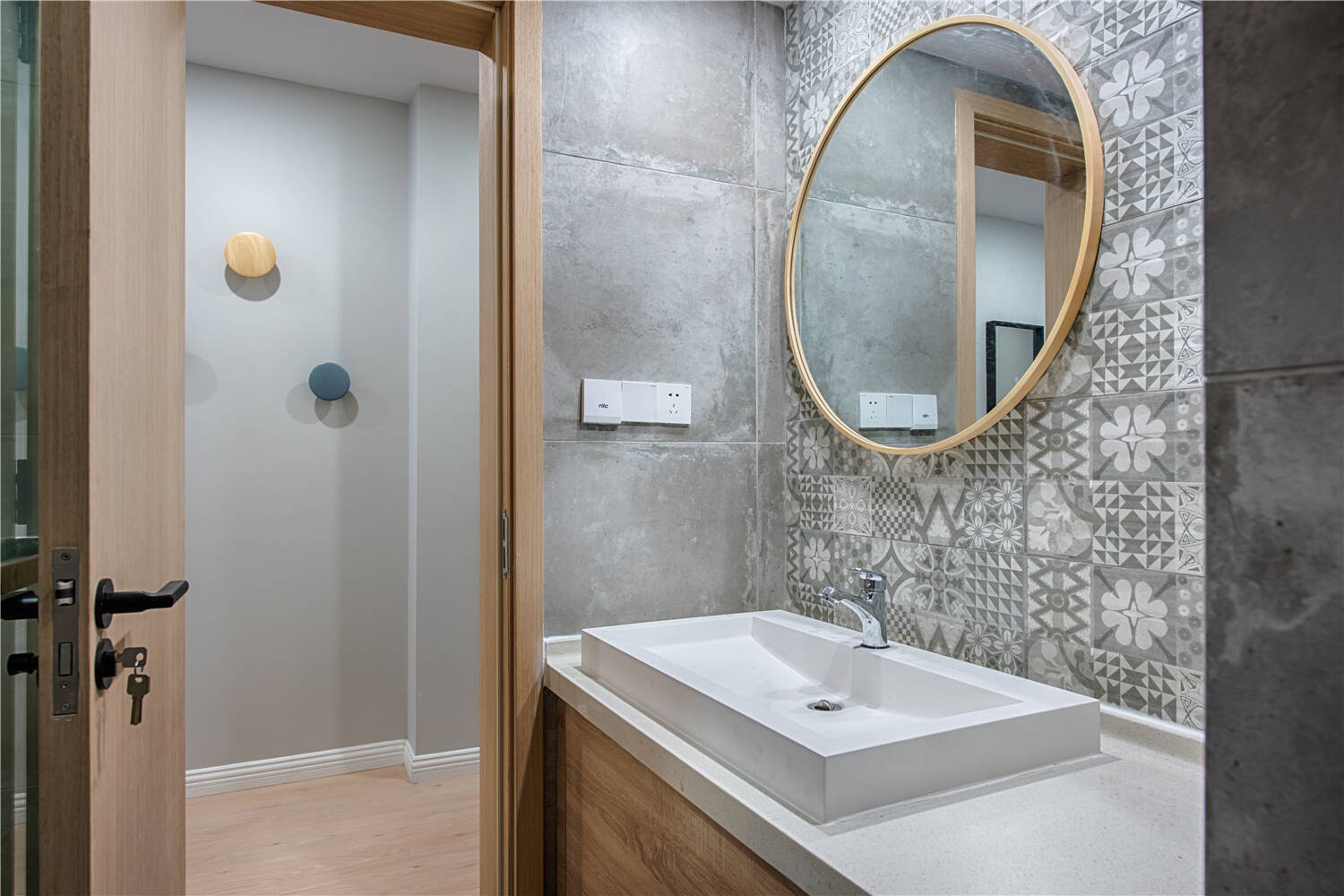 白色清新北欧卫生间浴缸装修设计图-房天下装修效果图