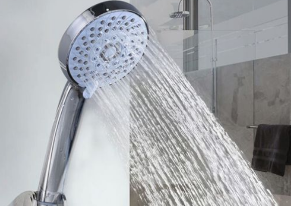 卫浴装修淋浴的喷头如何选购 水箱的安装与技巧有哪些