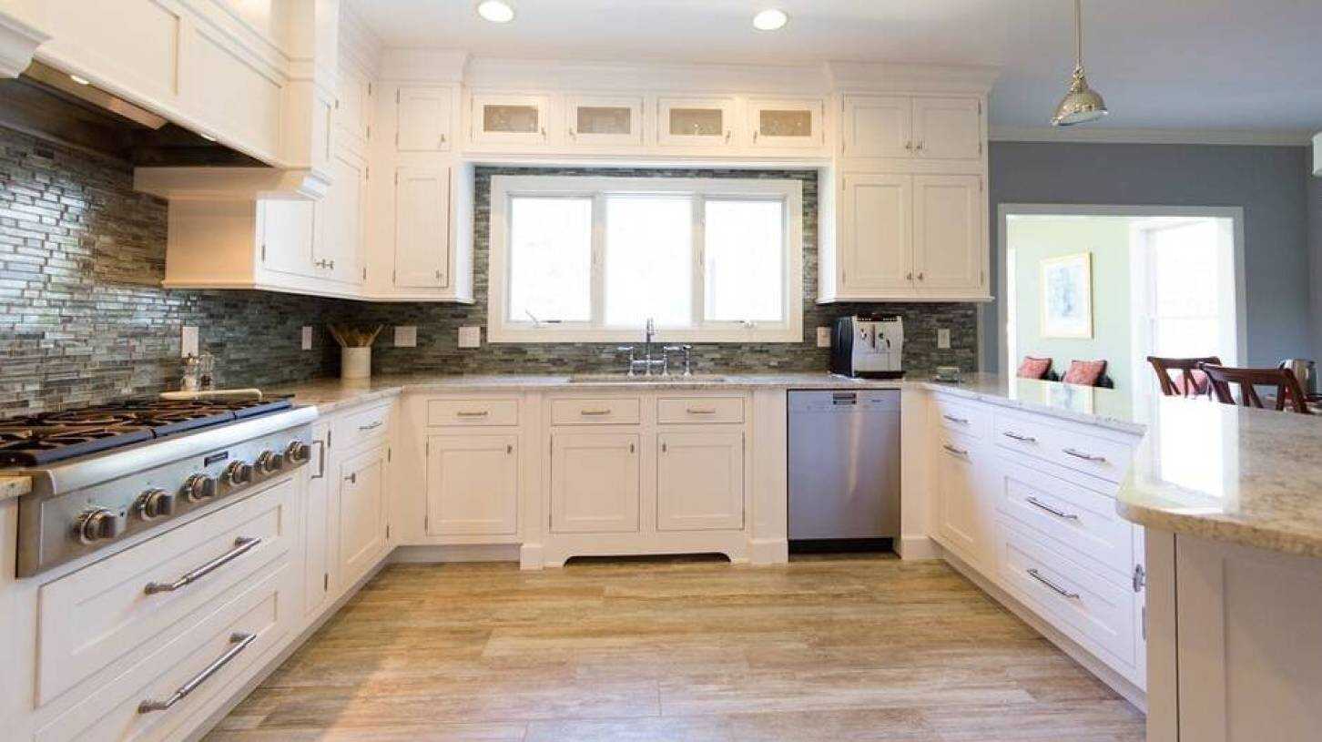 厨房可以用木地板吗|厨房可以铺木地板吗？厨房地砖用什么颜色好呢？