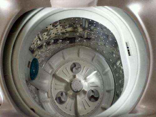 洗衣机漏水的原因是什么 洗衣机故障解决问题
